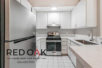 14748 Burbank Blvd in Los Angeles, CA - Building Photo - Building Photo