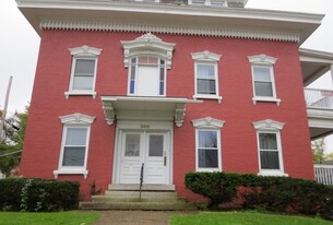 349 College St, Unit 1 in Burlington, VT - Foto de edificio - Building Photo