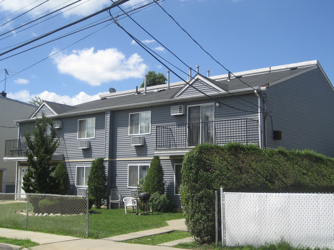 174 Harbor Rd in Staten Island, NY - Building Photo - Building Photo