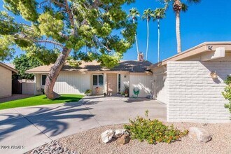 7526 N Vía De La Campana in Scottsdale, AZ - Building Photo - Building Photo