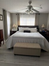 1951 Sunset Palm Dr in Apopka, FL - Foto de edificio - Building Photo