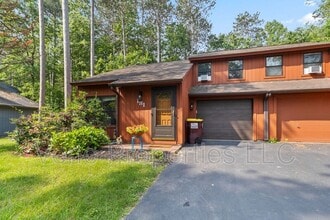 181 Arrow Wood Pl in Ballston Spa, NY - Foto de edificio - Building Photo