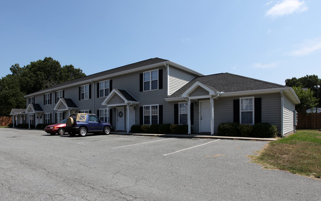 Parkplace Apartments in Graham, NC - Foto de edificio - Building Photo