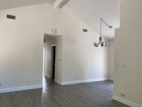 1809 Huntington St in Huntington Beach, CA - Building Photo - Building Photo