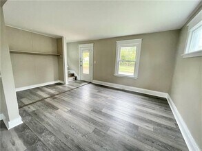 3 W Edison Ave in New Castle, PA - Foto de edificio - Building Photo