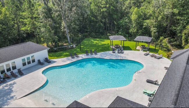 69 Ainsdale Dr in Richmond Hill, GA - Building Photo - Building Photo