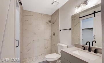 5191 Caliente St in Las Vegas, NV - Building Photo - Building Photo