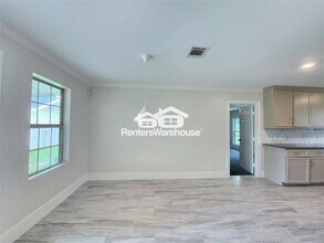 8033 Turquoise Ln in Houston, TX - Building Photo - Building Photo