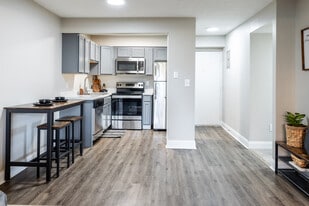 603 Hanna Ave Apartments in Loveland, OH - Building Photo