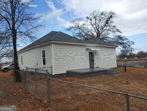 2 Cedar Ave in Griffin, GA - Building Photo - Building Photo