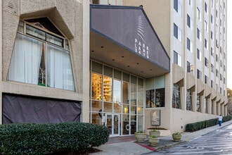 Park Lane On Peachtree in Atlanta, GA - Building Photo - Building Photo