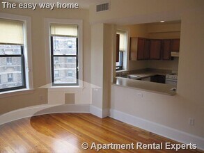 881 Massachusetts Ave in Cambridge, MA - Foto de edificio - Building Photo