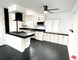 525 Broadway St in Los Angeles, CA - Building Photo