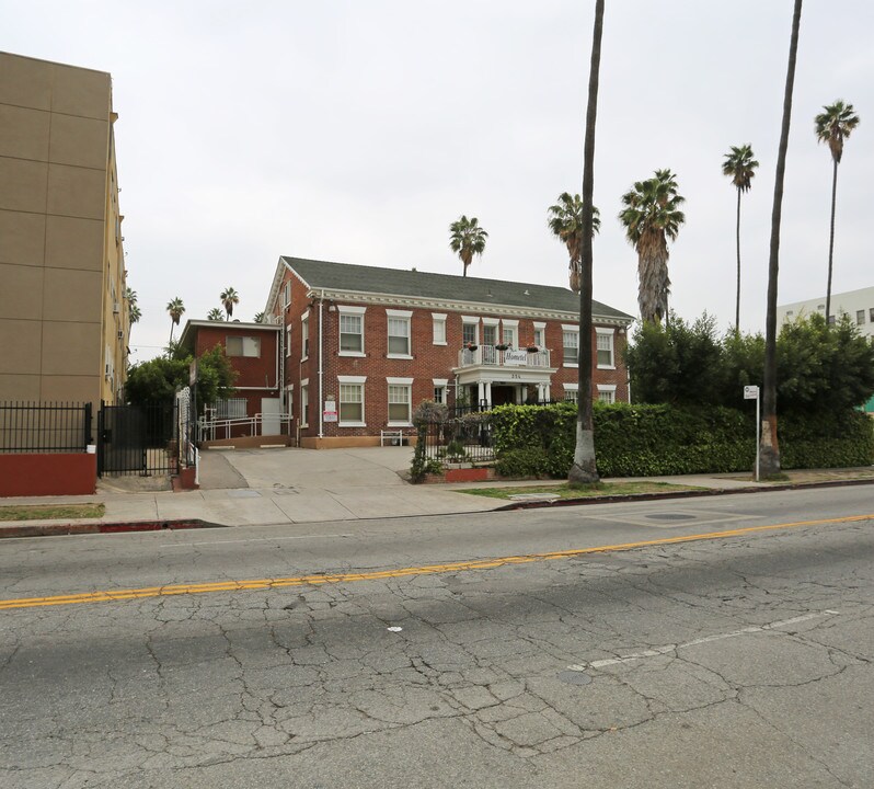 354 S Normandie Ave in Los Angeles, CA - Building Photo