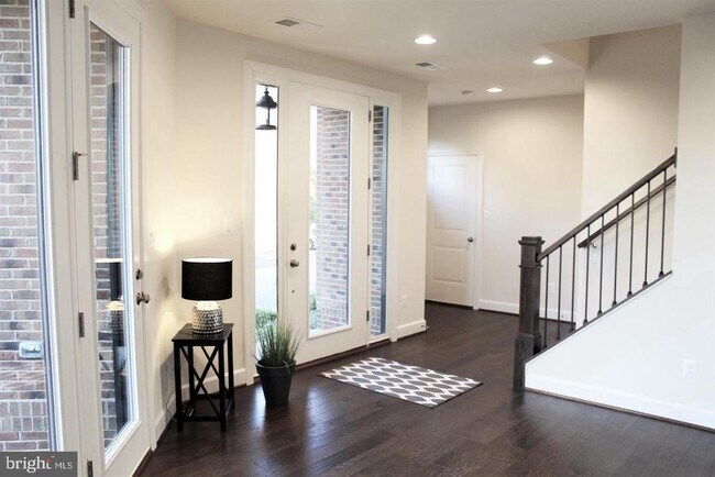 23017 Sullivans Cove Sq in Brambleton, VA - Building Photo - Building Photo