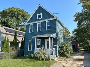 1371 W 85th St in Cleveland, OH - Building Photo - Building Photo