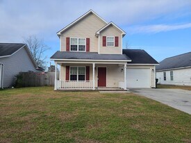 310 Mattocks Ave in Maysville, NC - Building Photo