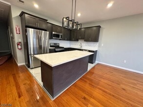 61 N Grove St in East Orange, NJ - Building Photo - Building Photo