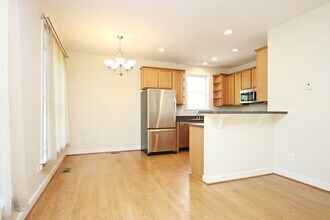 949 Raymond Rd in Charlottesville, VA - Building Photo - Building Photo