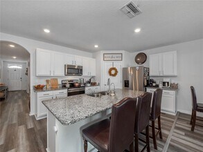 409 Burnham Cir in Auburndale, FL - Building Photo - Building Photo