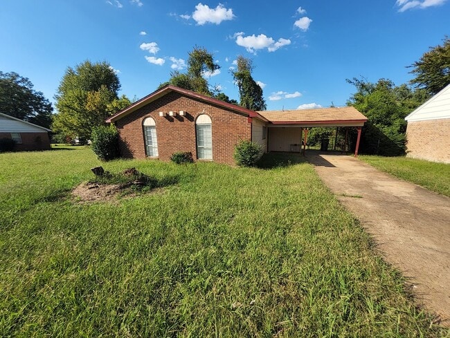 property at 1722 Northfield Dr
