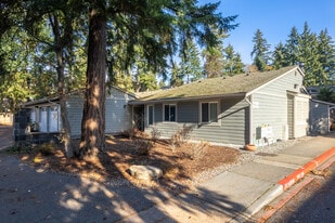 Highland Lane Condominiums in Bellevue, WA - Building Photo