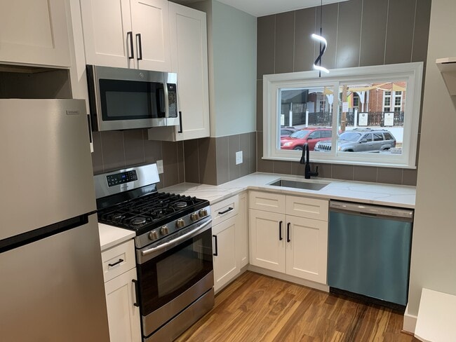 3530 Chestnut Ave in Baltimore, MD - Foto de edificio - Building Photo