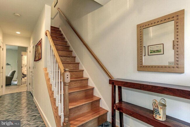 6930 Little Falls Rd in Arlington, VA - Building Photo - Building Photo