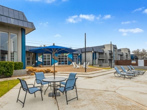 The Entro At Midtown in Dallas, TX - Foto de edificio - Building Photo