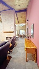 464 Co Rd 3443 in Wills Point, TX - Foto de edificio - Building Photo