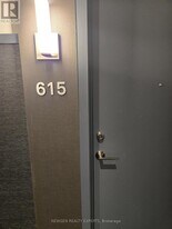 2485 Eglinton Ave W in Mississauga, ON - Building Photo