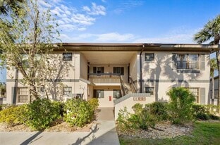 19505 Quesada Ave, Unit EE in Port Charlotte, FL - Building Photo