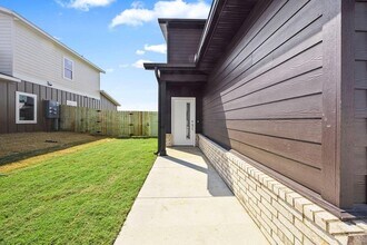 1801 SW Poigai Wy in Bentonville, AR - Building Photo - Building Photo