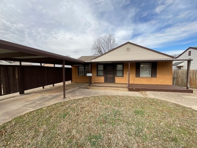 property at 4709 SE 23rd St