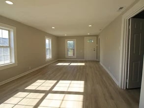 102 Dale Ave in Oliver Springs, TN - Building Photo - Building Photo