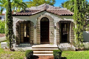 3718 Sheridan Ave in Miami Beach, FL - Building Photo