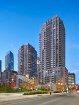 The Bay Club in Toronto, ON - Building Photo