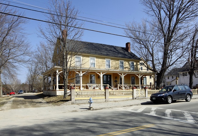 116 S Main St in Wolfeboro, NH - Building Photo - Building Photo