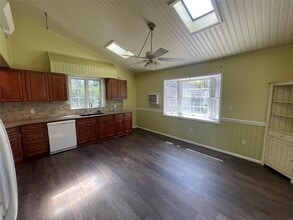 496 N Country Rd in Saint James, NY - Building Photo - Building Photo