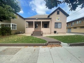 721 W 32nd St in Los Angeles, CA - Building Photo