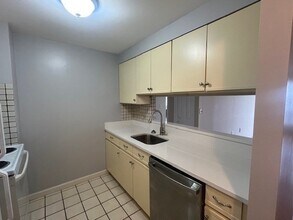 750 Davol St in Fall River, MA - Foto de edificio - Building Photo