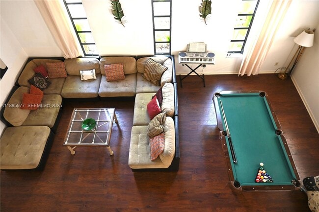 1104 Washington St in Hollywood, FL - Building Photo - Building Photo