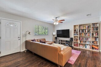 1715 W St Johns Ave in Austin, TX - Building Photo - Building Photo