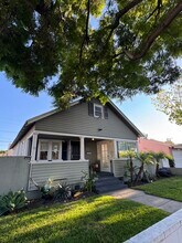 282 E 51st St in Long Beach, CA - Building Photo - Building Photo