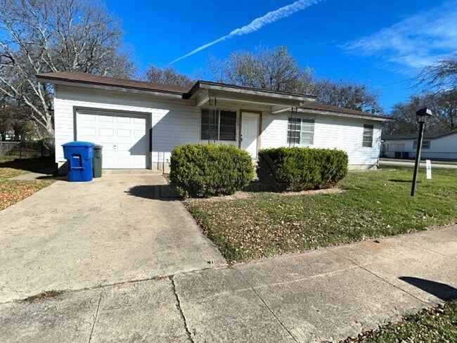 property at 602 W Washington Ave
