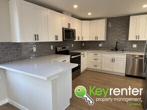 7045 S Montgomery St in Tacoma, WA - Building Photo - Building Photo