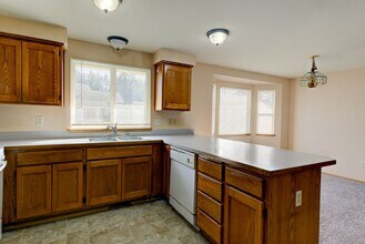 1518 NW 9th Pl in Oak Harbor, WA - Building Photo - Building Photo