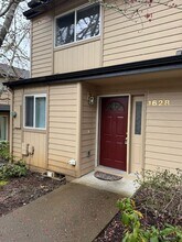 1628 Fetters Loop in Eugene, OR - Building Photo - Building Photo