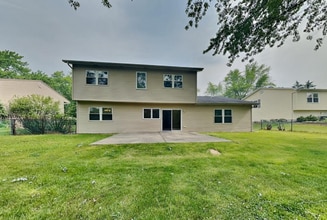 16 Timberlane Dr in Palatine, IL - Building Photo - Building Photo