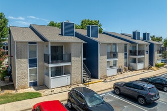 Sandstone in Waco, TX - Foto de edificio - Building Photo